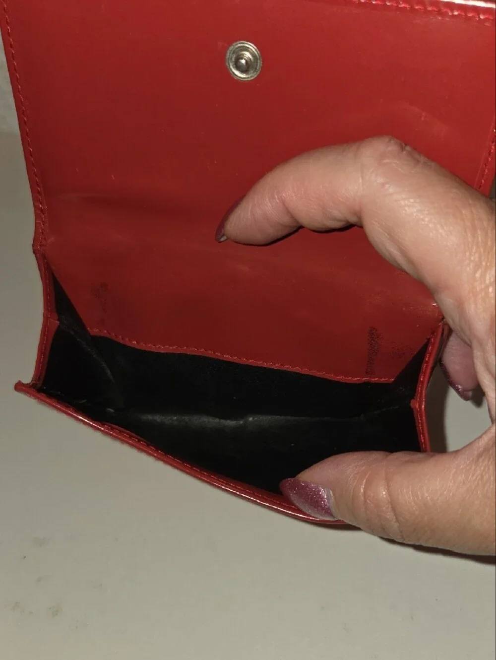 LOW START Gucci Red Patent Cardholder Wallet - Picture 7 of 12